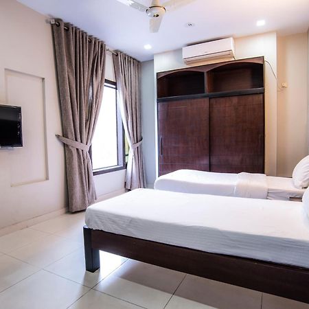 ฮิลล์ไซด์โฮมส์ Hotel การาจี ภายนอก รูปภาพ
