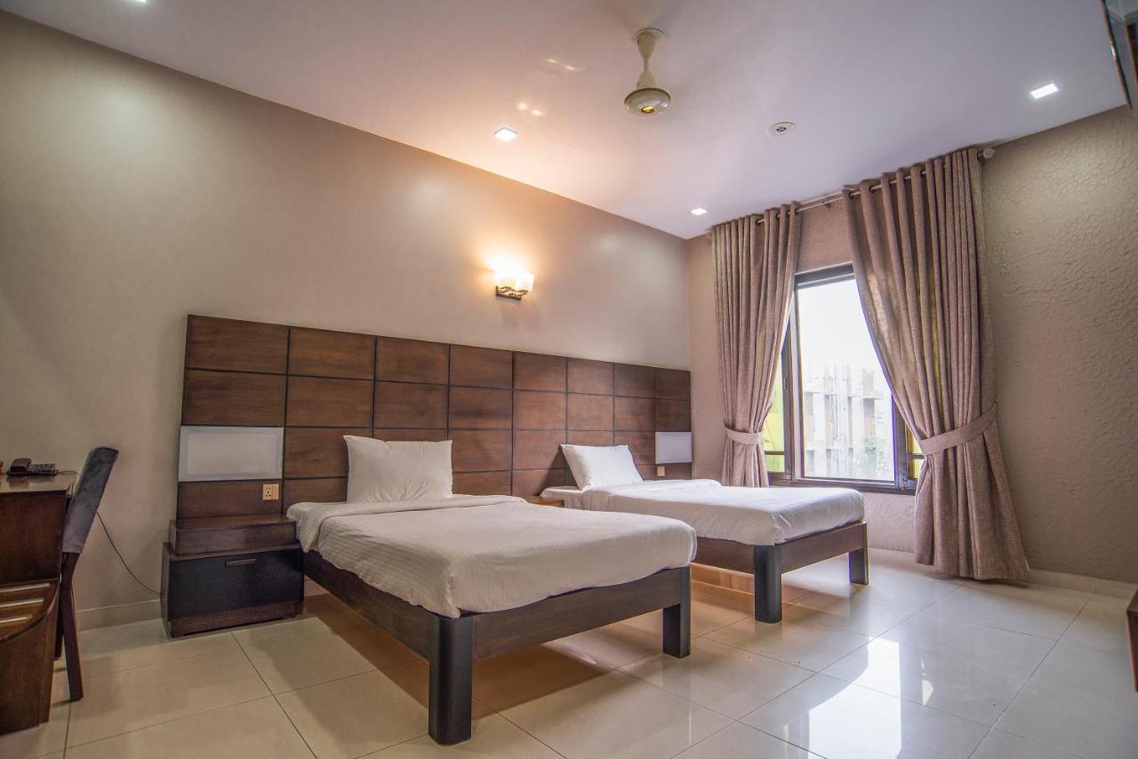 ฮิลล์ไซด์โฮมส์ Hotel การาจี ภายนอก รูปภาพ