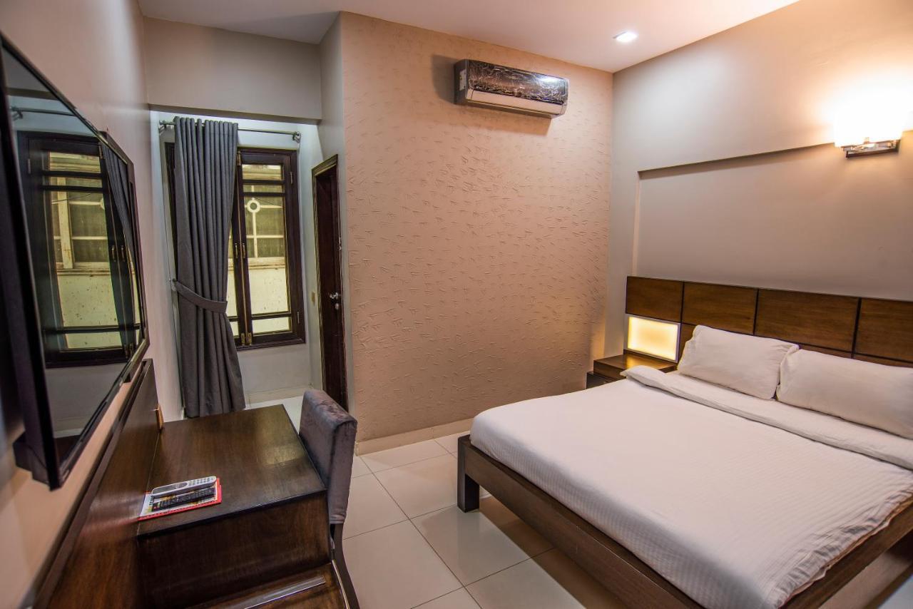 ฮิลล์ไซด์โฮมส์ Hotel การาจี ภายนอก รูปภาพ