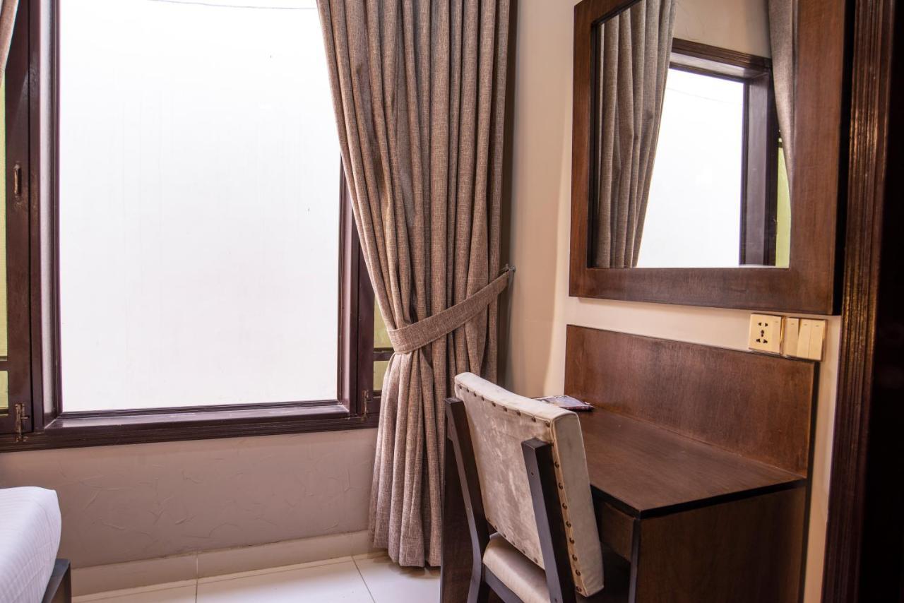 ฮิลล์ไซด์โฮมส์ Hotel การาจี ภายนอก รูปภาพ