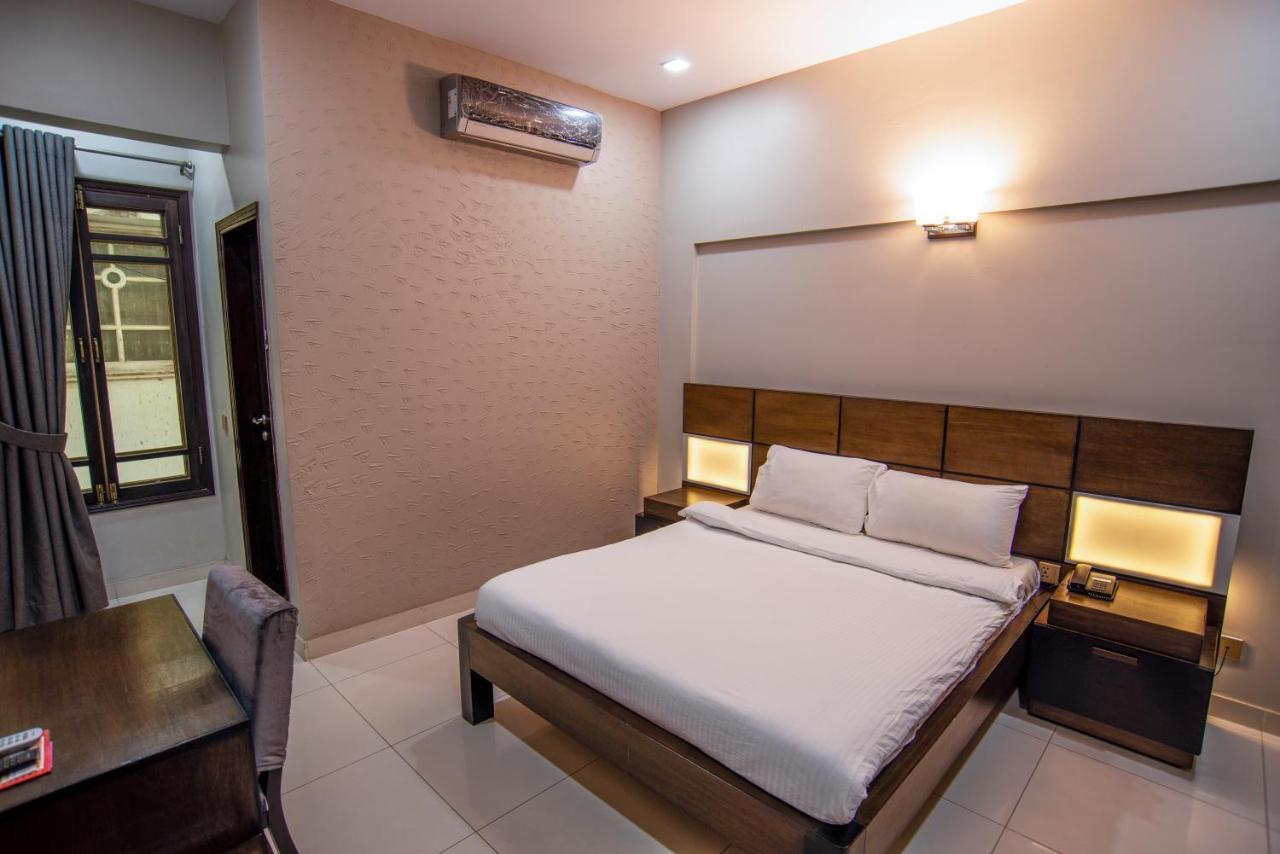 ฮิลล์ไซด์โฮมส์ Hotel การาจี ภายนอก รูปภาพ